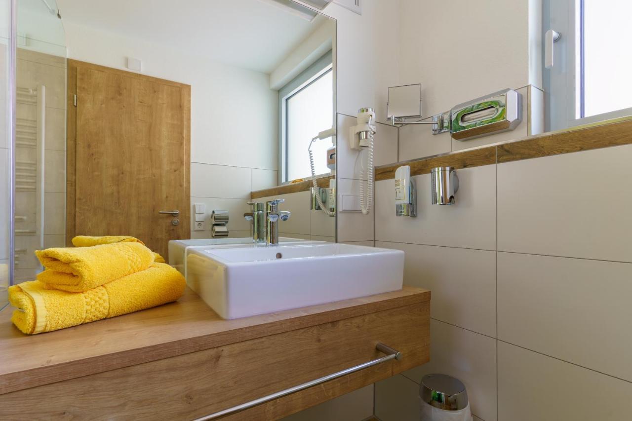 Hotel Rosenstein Heubach  Bagian luar foto