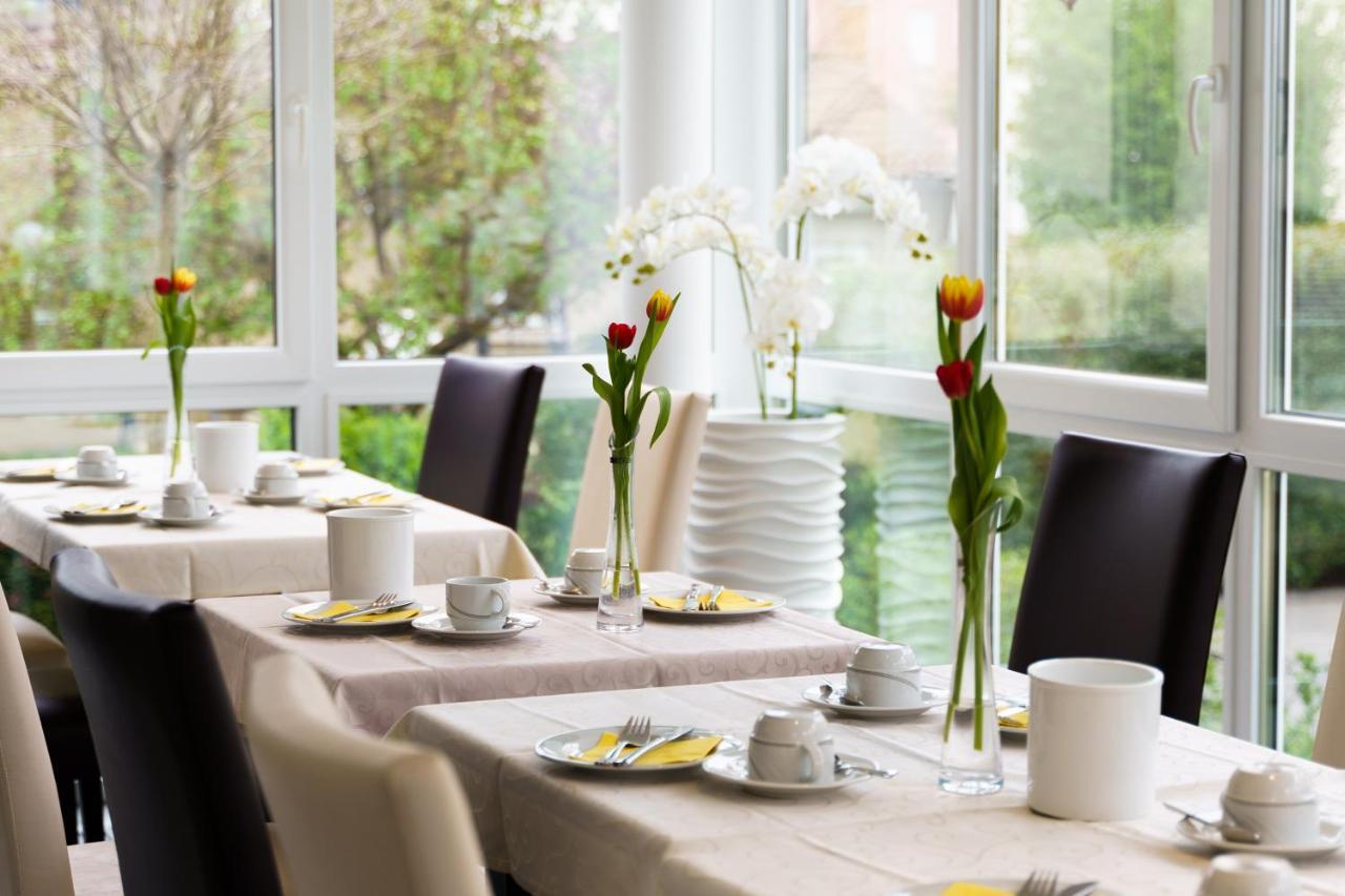 Hotel Rosenstein Heubach  Bagian luar foto
