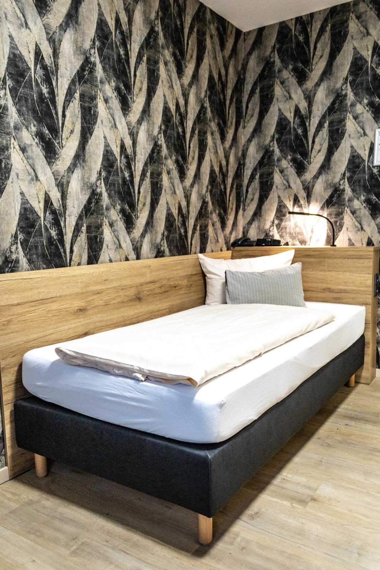 Hotel Rosenstein Heubach  Bagian luar foto